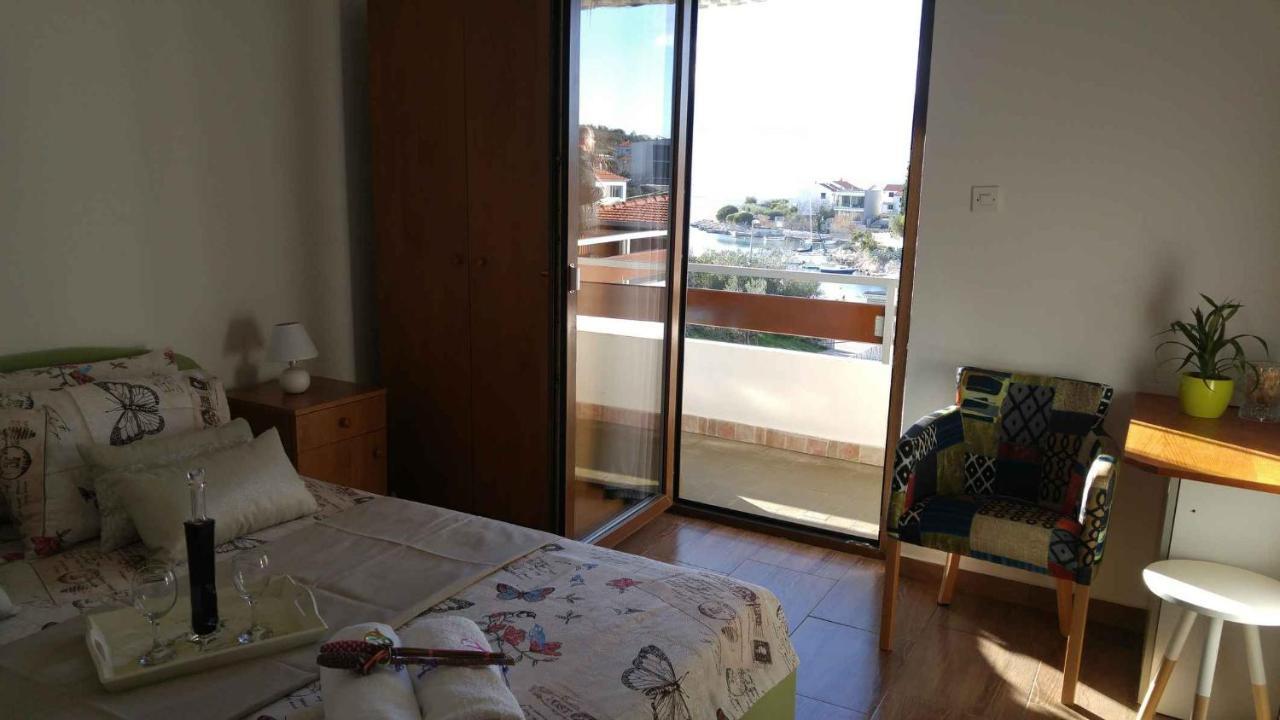 Vera Apartment 1 Rogoznica  Rom bilde